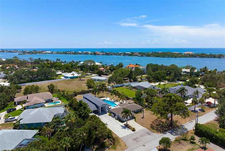 315 Montana Ave Nokomis, FL 34275