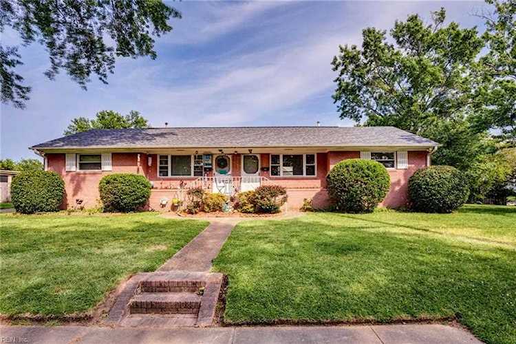 2 Polaris St Hampton, VA 23669 | MLS 10486941 Photo 1