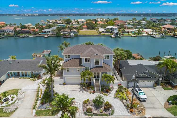 307 Leeward ISLAND Clearwater Beach, FL 33767