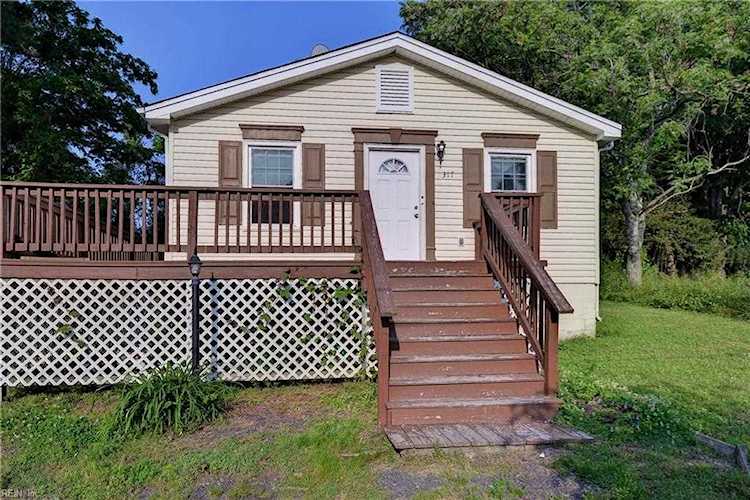 317 West St Smithfield, VA 23430 | MLS 10487390 Photo 1