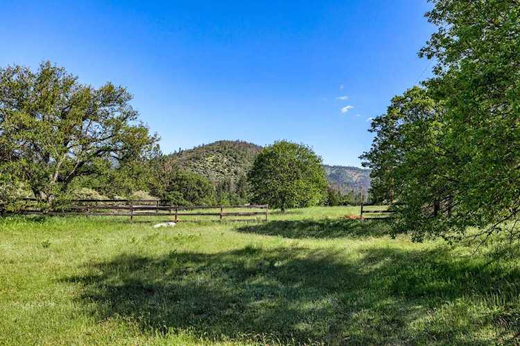 5700 Highway 238 #Lot 308 Jacksonville, OR 97530