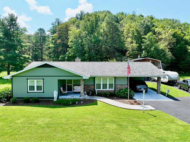 11890 S Seneca Trl Lindside, WV 24951