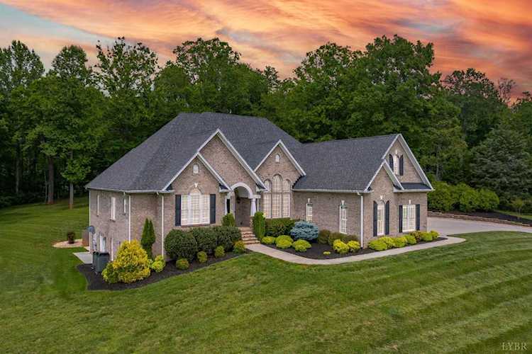 1289 Deer Hollow Rd Forest, VA 24551
