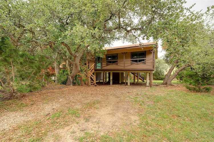1113 Singing Hills DR Canyon Lake, TX 78133