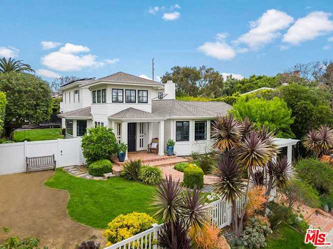 701 Georgina Ave Santa Monica, CA 90402 | MLS 23270711 Photo 1