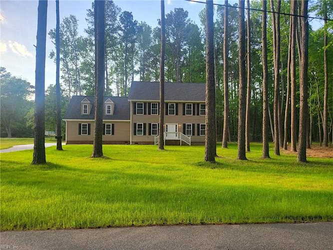 22421 James River Dr Carrollton, VA 23314
