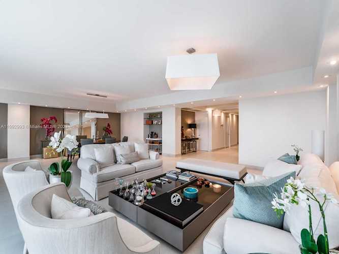 445 Grand Bay Dr #PH-2C Key Biscayne, FL 33149