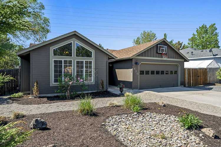 896 NE Locksley Dr Bend, OR 97701 | MLS 220164424 Photo 1