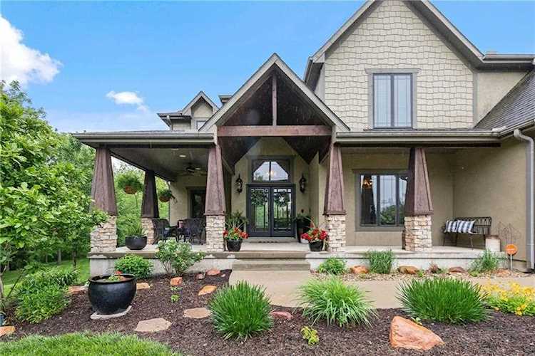 17360 188th Ct Tonganoxie, KS 66086 | MLS 2435212 Photo 1