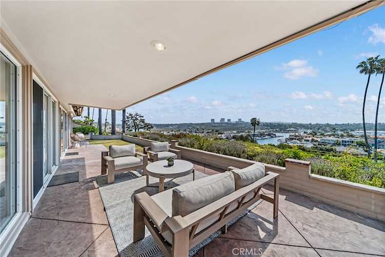 1050 Santiago Dr Newport Beach, CA 92660