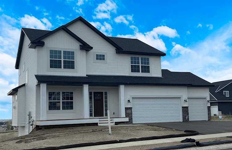 7695 Water Edge Avenue Shakopee, MN 55379