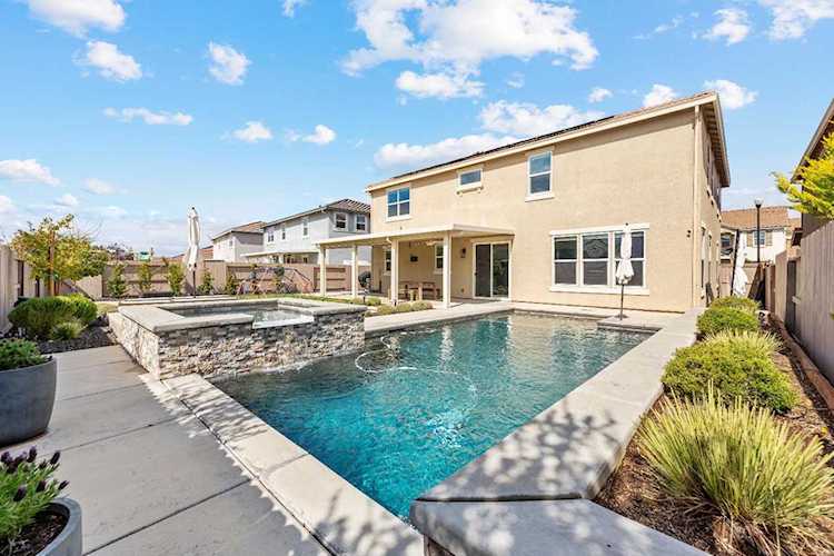 5121 Wood Way Roseville, CA 95747