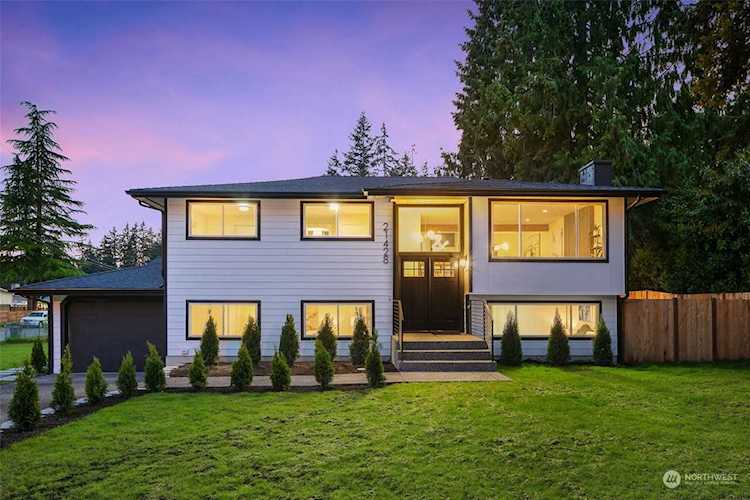 21428 17th Place W Lynnwood, WA 98036