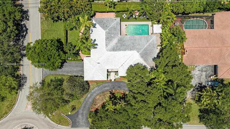 6100 Maynada St Coral Gables, FL 33146