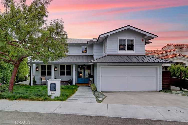 677 19th St Manhattan Beach, CA 90266
