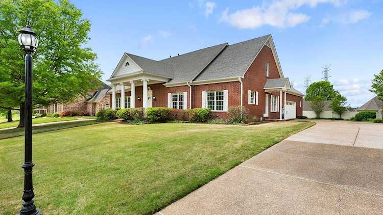 1053 Woodland Trace Ln Cordova, TN 38018