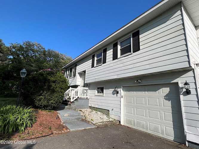 79 Mill Rd Latham, NY 12110