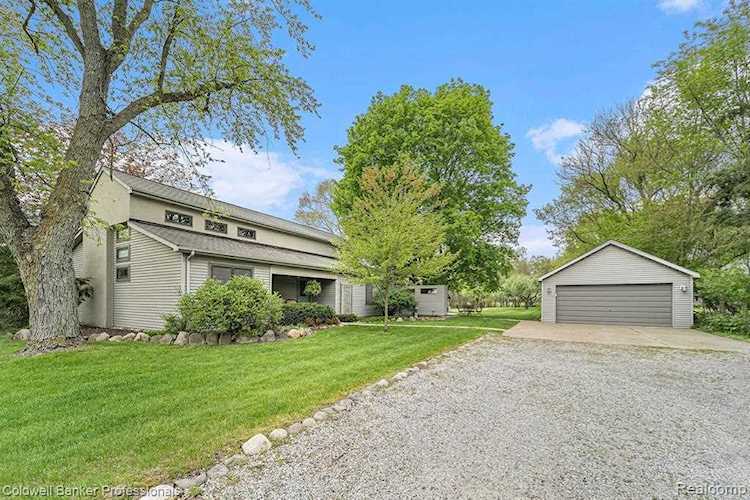 3053 28 Mile Washington, MI 48094