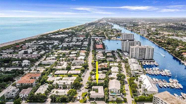 100 Venetian Drive #4 Delray Beach, FL 33483