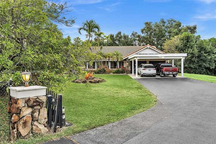 5750 SW 109th Ave Davie, FL 33328