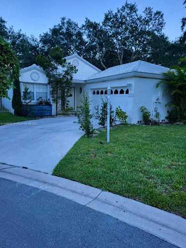 9462 NW 8th Cir Plantation, FL 33324