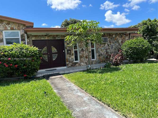 510 NE 180th Dr North Miami Beach, FL 33162