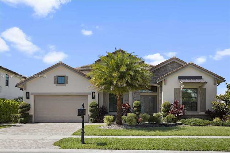 9188 Grand Prix Ln Boynton Beach, FL 33472