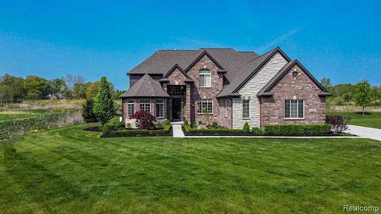 11558 Erins Romeo, MI 48065