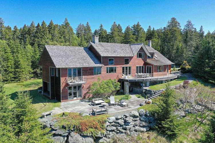 150 Lambs Quarters Ln Deer Isle, ME 04627