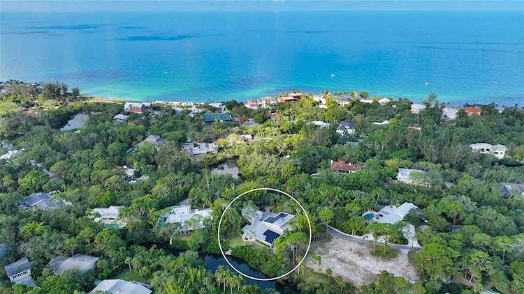 7309 Pine Needle Rd Sarasota, FL 34242