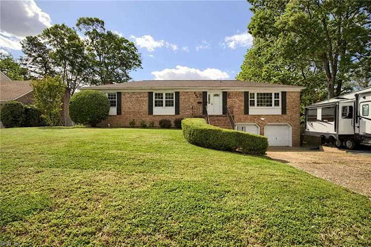 965 Lacon Dr Newport News, VA 23608
