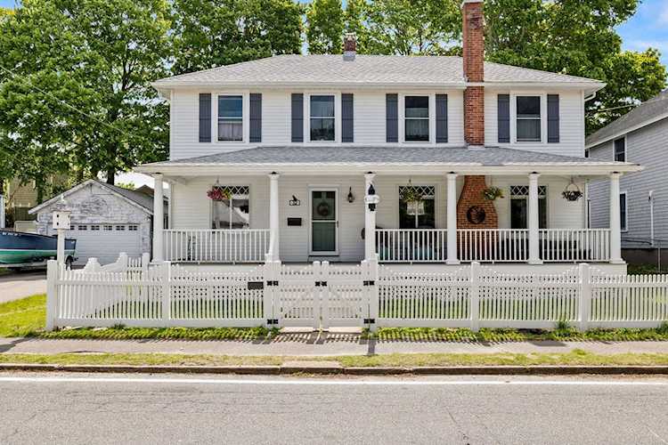 32 Walker Street Falmouth, MA 02540 | MLS 22301682 Photo 1