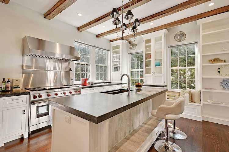 11 George St Charleston, SC 29401
