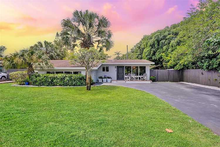 2520 SW 16th Ct Fort Lauderdale, FL 33312
