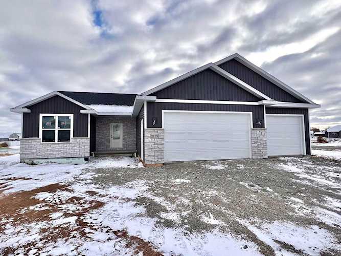 2179 Potter Dr De Pere, WI 54115 home for sale, MLS#50270151 - Dallaire Realty Photo 1