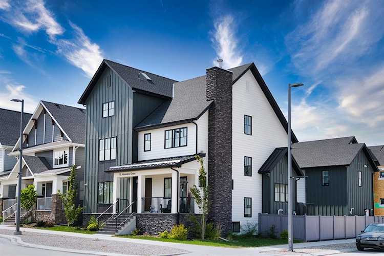 10 Alexandria Green SW Calgary, AB T3E 8E8