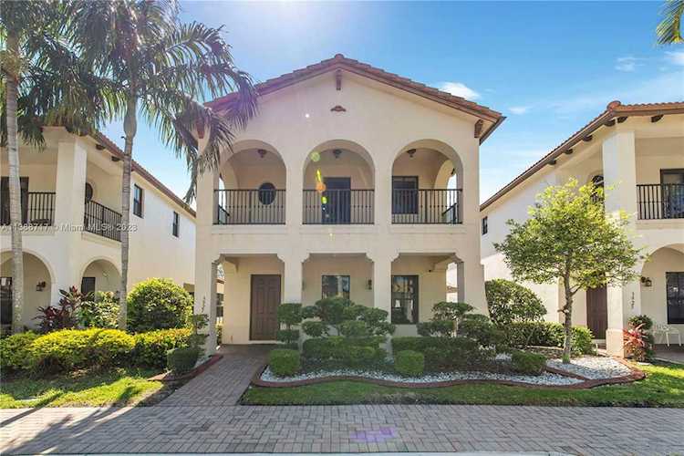 3927 NW 82nd Way Cooper City, FL 33024