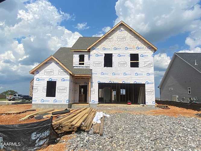 245 Aspen Drive Lenoir City, TN 37771
