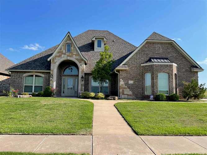 6816 SW Oakland Ln Lawton, OK 73505