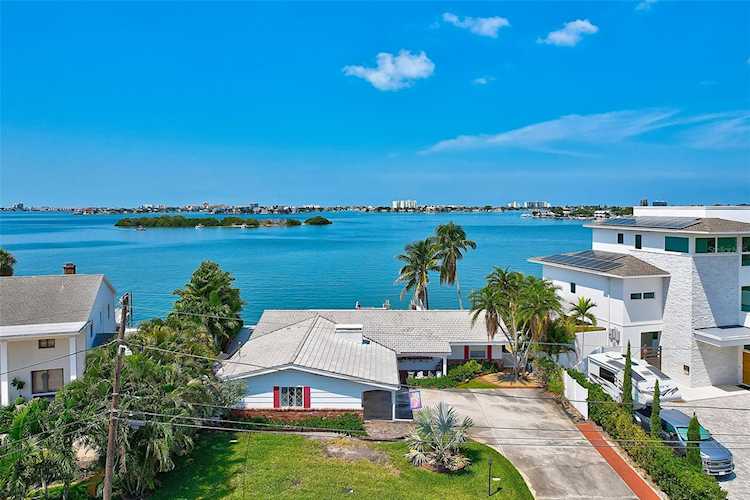 1978 Dolphin Blvd S St. Petersburg, FL 33707