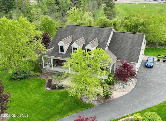 10 Seneca Rd Niskayuna, NY 12309