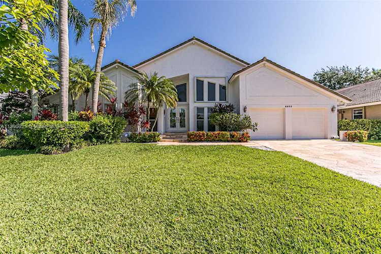 9935 NW 49th Pl Coral Springs, FL 33076