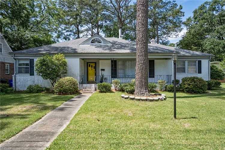 136 W Tyler Cres Portsmouth, VA 23707