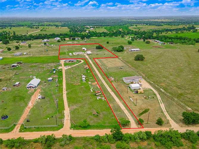 1464 Union Hill RD Luling, TX 78648