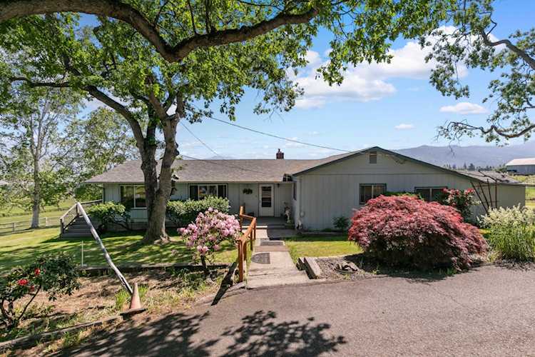 1511 Beeson Ln Talent, OR 97540