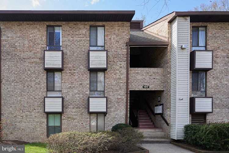 11617 Stoneview Square For Sale in Reston Photo 1