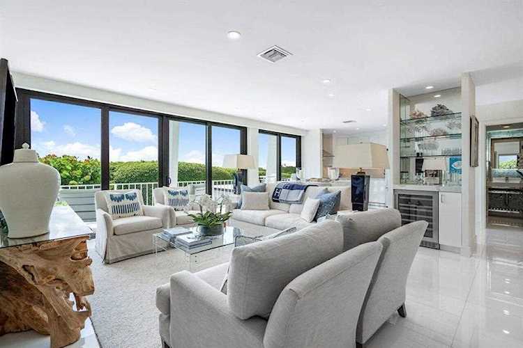 2275 S Ocean Boulevard #201a Palm Beach, FL 33480