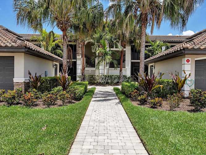 5528 Palmer CIRCLE #106 Bradenton, FL 34211
