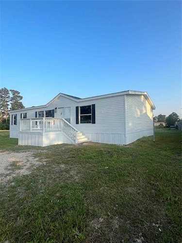 1 Jacob St Huntsville, TX 77320
