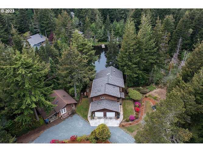 88600 Trout Pond LN Bandon, OR 97411